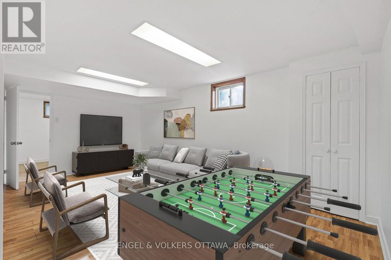 29015610/4720-whispering-willow-drive/sarsfieldbearbrook/ottawa/ontario/K4B1J1_34