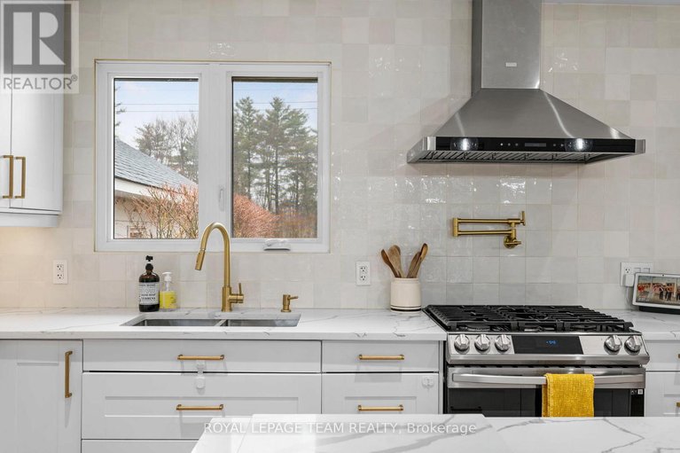 29651251/185-lacroix-avenue/bilberry-creekqueenswood-heights/ottawa/ontario/K1E1K2_19