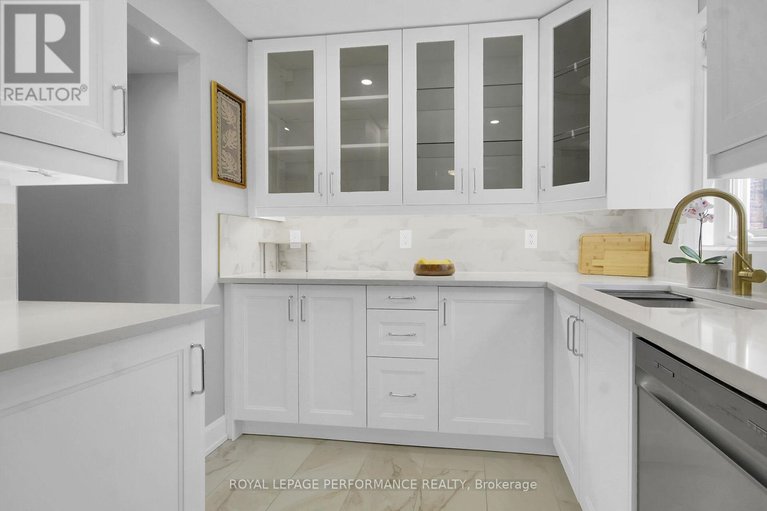 29638875/110-1770-cabaret-lane/fallingbrookpineridge/ottawa/ontario/K4A2G1_19