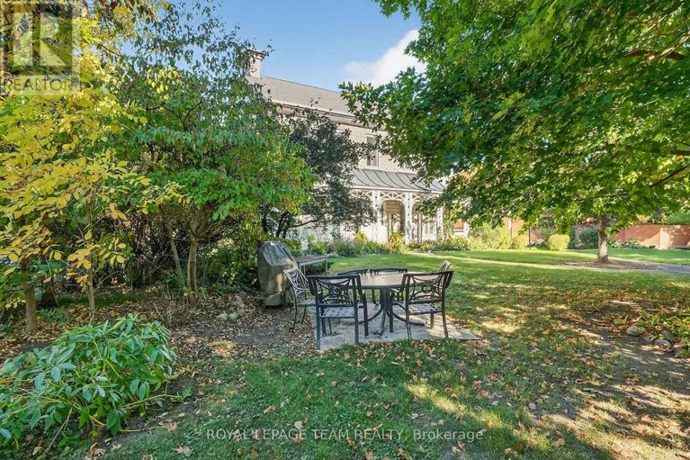 28946487/6-635-richmond-road/woodroffe/ottawa/ontario/K2A0G6_38