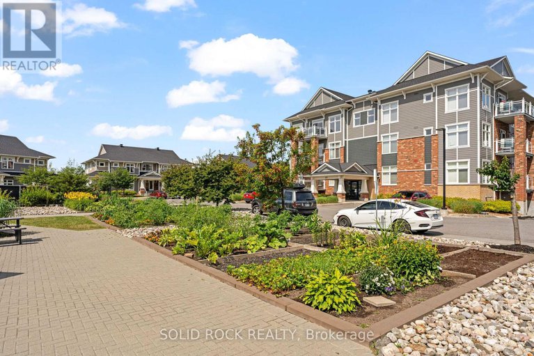 28694497/301-345-elizabeth-cosgrove-private/mer-bleuebradley-estatesanderson-park/ottawa/ontario/K1W0K6_29