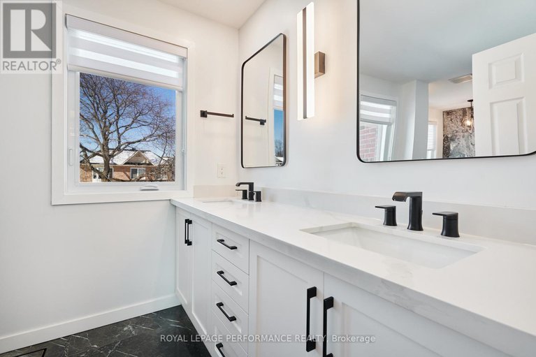 29424885/2722-wyldewood-street/emerald-woodssawmill-creek/ottawa/ontario/K1T2R9_22