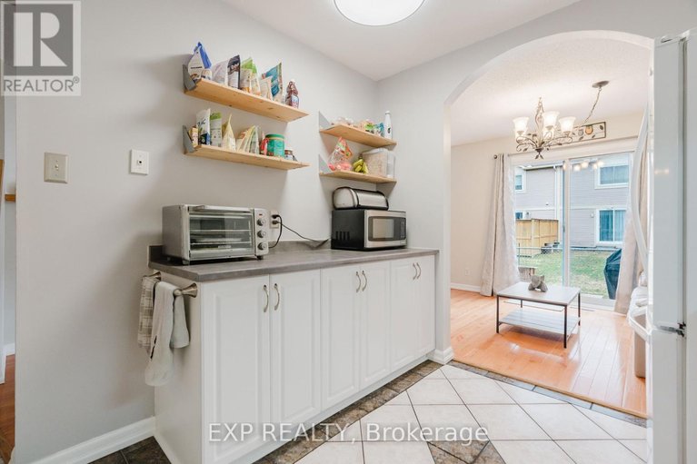 29647556/378-valade-crescent/fallingbrookpineridge/ottawa/ontario/K4A2V8_16