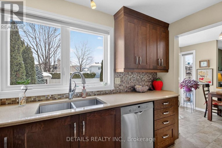 29659274/6105-lariviere-crescent/orleans-village/ottawa/ontario/K1W1C6_17