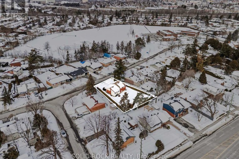 29399475/990-harkness-avenue/riverside-park/ottawa/ontario/K1V6P2_37