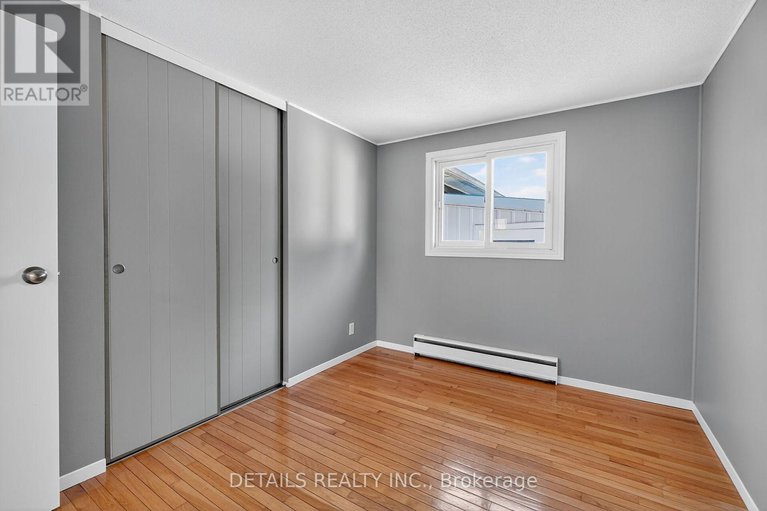 28952010/289-amiens-street/bilberry-creekqueenswood-heights/ottawa/ontario/K1E1N3_15