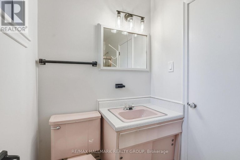 29046798/1760-laxton-crescent/bel-air-heights/ottawa/ontario/K2C2N3_24