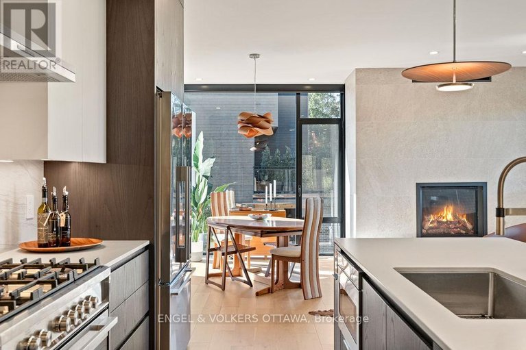 29568129/127-peridot-private/experimental-farm/ottawa/ontario/K2C3M3_11