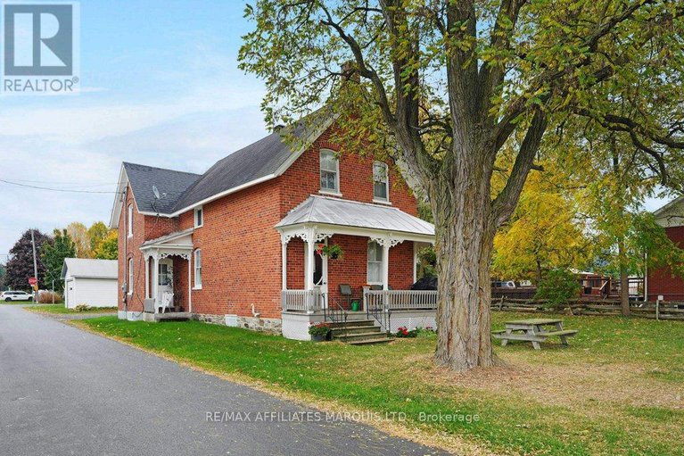 29017796/27-marlborough-street/maxville/north-glengarry/ontario/K0C1T0_4