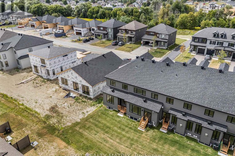 29349267/937-cologne-street/embrun/russell/ontario/K0A1W0_35