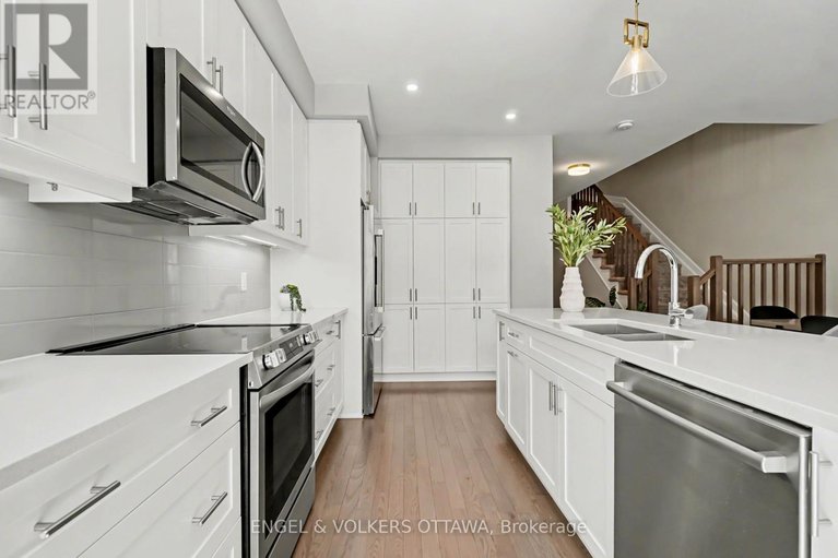 29646599/57-mandevilla-crescent/blossom-parkkemp-parkfindlay-creek/ottawa/ontario/K1T0Y2_7