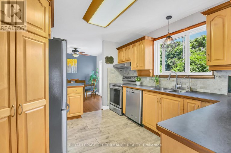 28625415/2117-valley-drive/elmvale-acresurbandale/ottawa/ontario/K1G2P6_16