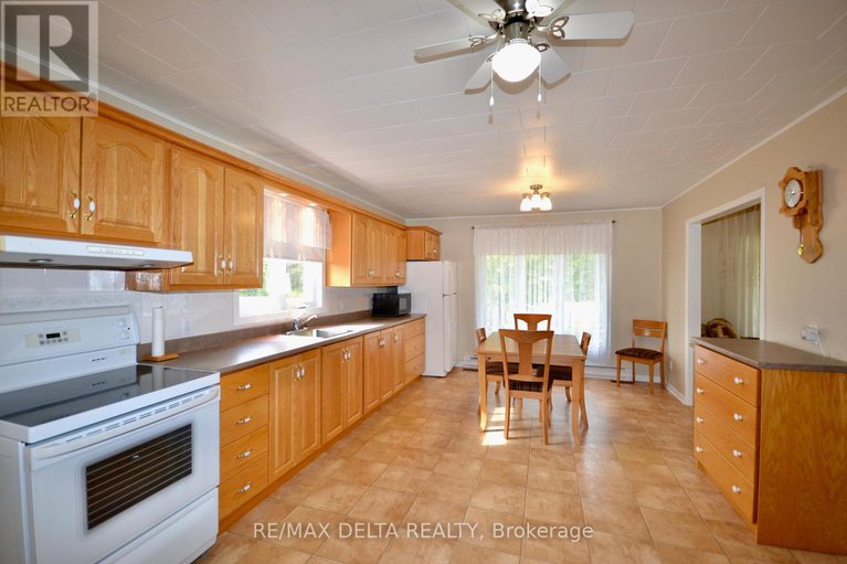 28875479/4725-champlain-street/clarencerockland-twp/clarence-rockland/ontario/K0A1E0_3