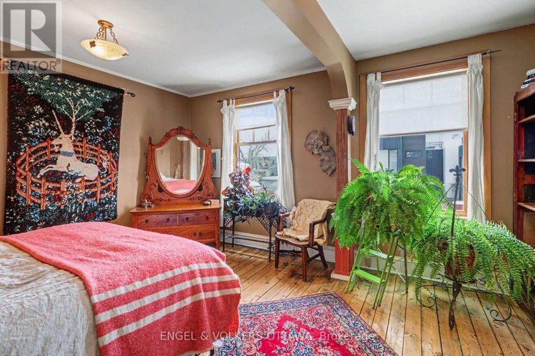 29394654/88-pinhey-street/hintonburg/ottawa/ontario/K1Y1T4_17