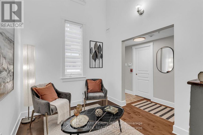 29413273/d-124-guigues-avenue/lower-townbyward-market/ottawa/ontario/K1N5H7_9