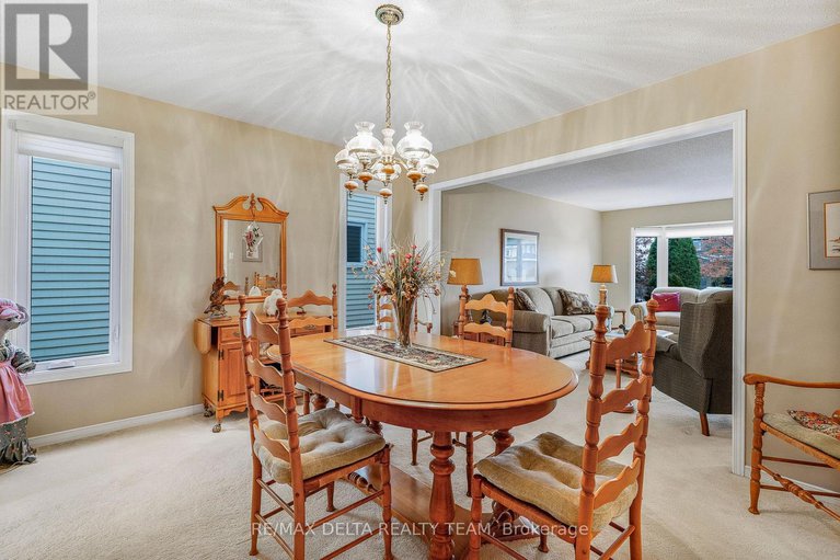 29126045/745-hauteview-crescent/fallingbrookridgemount/ottawa/ontario/K4A2B9_10