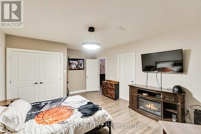 29267202/6775-pebble-trail-way/greely/ottawa/ontario/K4P0B7_25