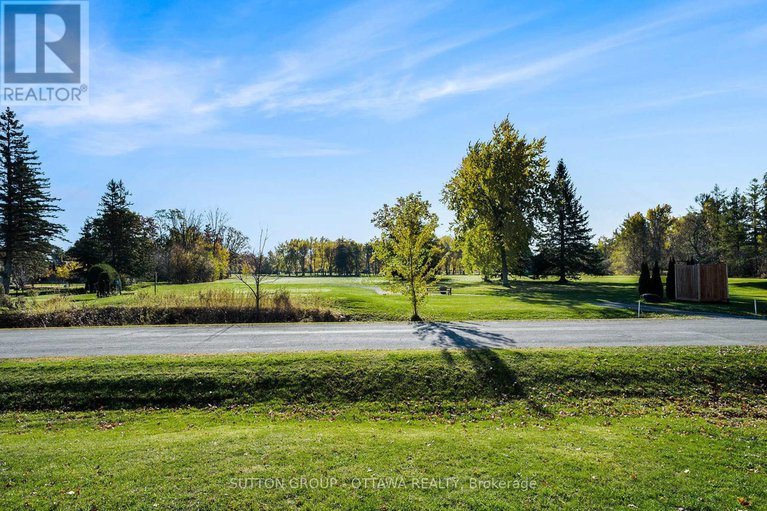 29047686/1218-upton-road/manotick-south-to-roger-stevens/ottawa/ontario/K4M1B3_8