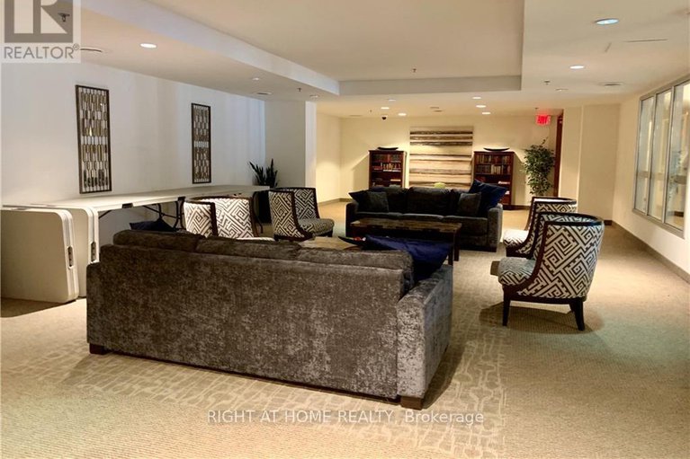 29034137/2604-242-rideau-street/sandy-hill/ottawa/ontario/K1N0B7_15