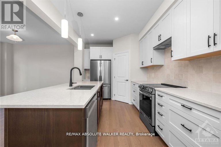 28242948/702-du-rivage-street/town-of-rockland/clarence-rockland/ontario/K4K0K1_5