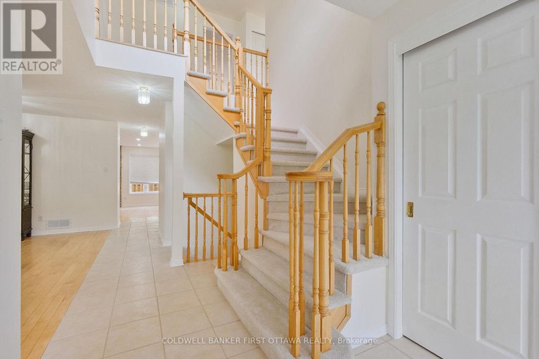 28482188/107-columbia-avenue/hunt-club/ottawa/ontario/K1V1Z3_3