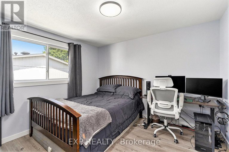 28484496/d-1520-beaverpond-drive/pineview/ottawa/ontario/K1B3R9_17