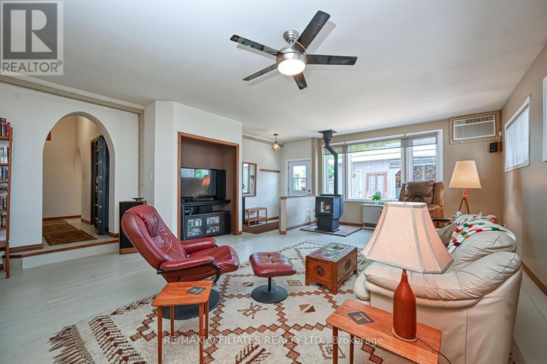 28432500/45-george-street/lanark-highlands-lanark-village/lanark-highlands/ontario/K0G1K0_13