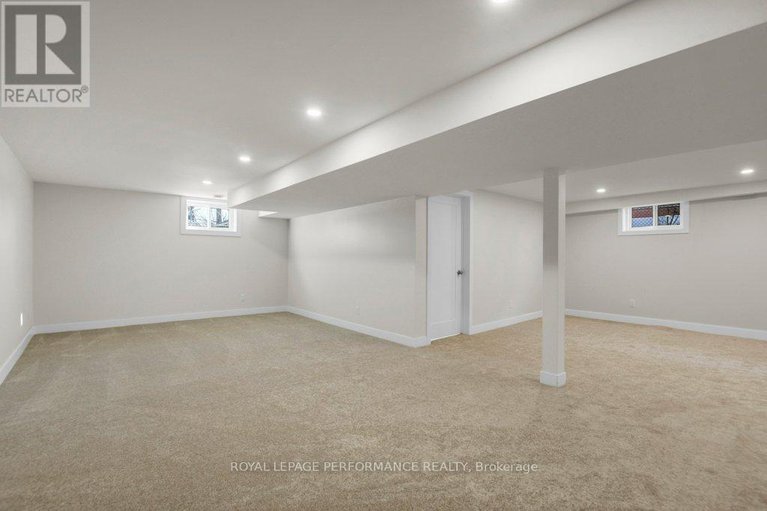 29470897/624-clarke-avenue/castle-heightsrideau-high/ottawa/ontario/K1K0Y7_31