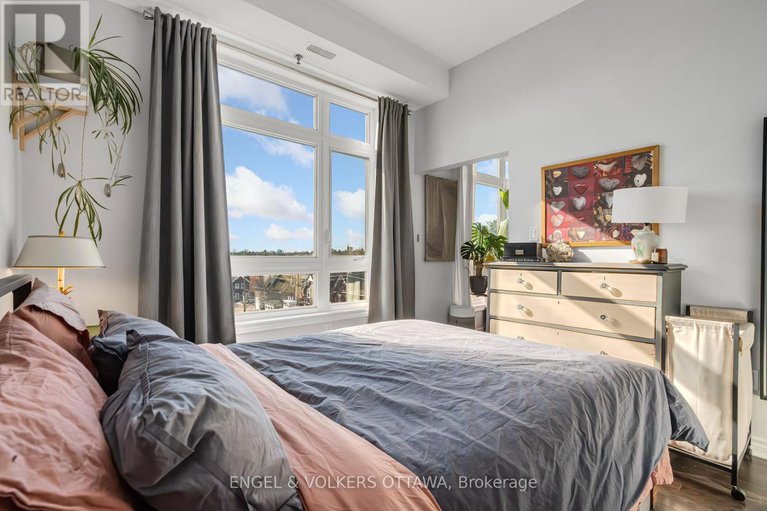 28070950/514-429-kent-street/ottawa-centre/ottawa/ontario/K2P1B5_17