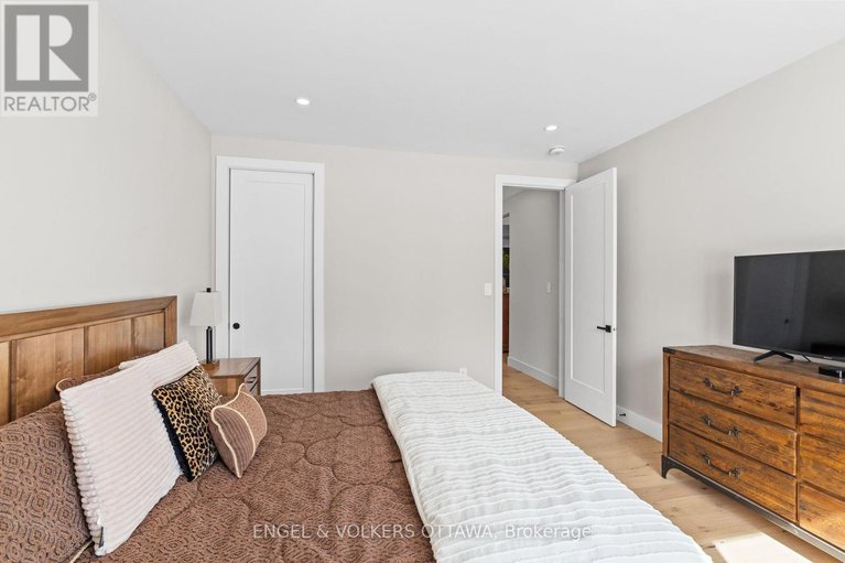 28026033/425-ginger-crescent/metcalfe/ottawa/ontario/K0A2P0_30