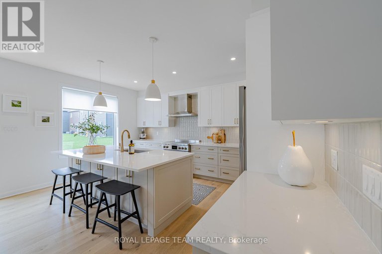 28698109/2055-wanderer-avenue/mahogany-community/ottawa/ontario/K4M0W9_26