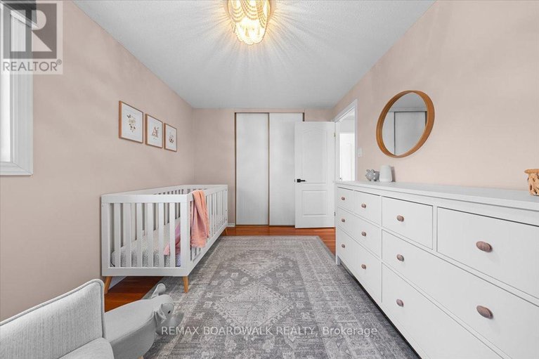 29650202/1715-teakdale-avenue/chapel-hill/ottawa/ontario/K1C6M8_31