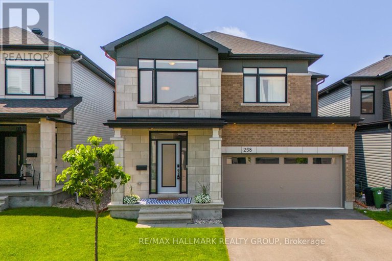 28477772/258-fountainhead-drive/mer-bleuebradley-estatesanderson-park/ottawa/ontario/K1W0H4_1