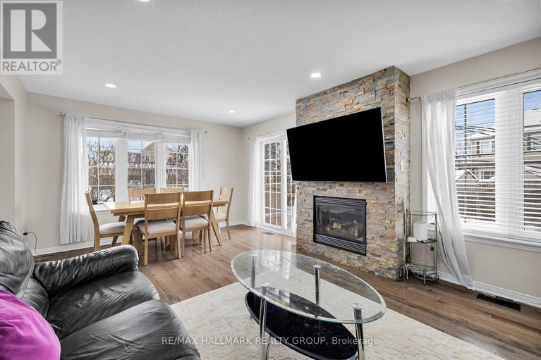 29225790/320-silbrass-private/stonebridge/ottawa/ontario/K2J5M5_14