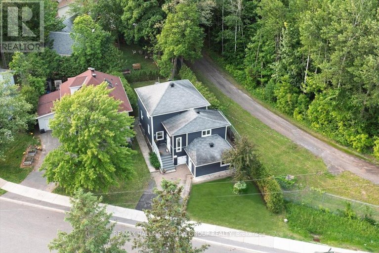 28420947/84-eastpark-drive/blackburn-hamlet/ottawa/ontario/K1B4A4_29