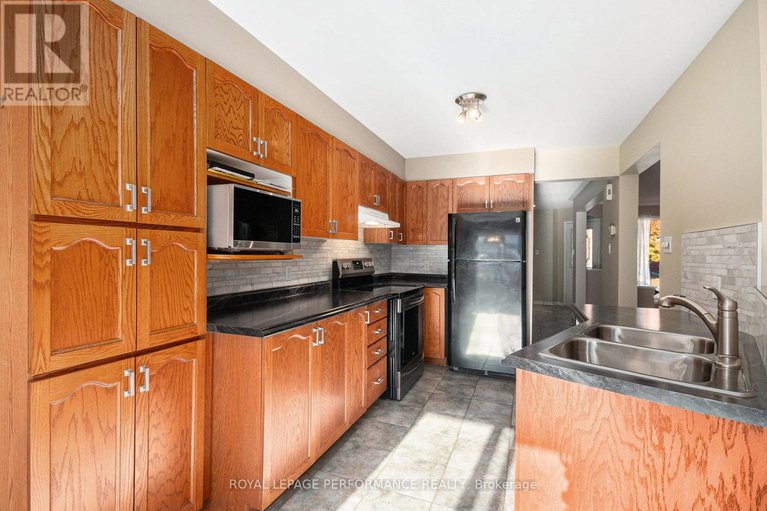 28978990/730-nesting-way/fallingbrookgardenway-south/ottawa/ontario/K4A3X4_11