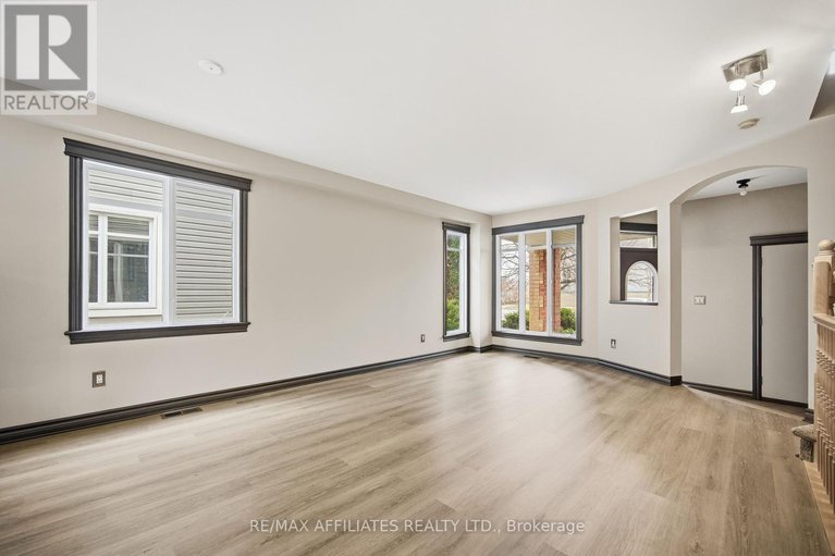 29125287/137-hearst-way/katimavik/ottawa/ontario/K2L4G5_7