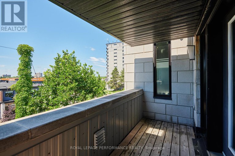 28573651/805-kingsmere-avenue/mckellar-heightsglabar-park/ottawa/ontario/K2A3J8_28