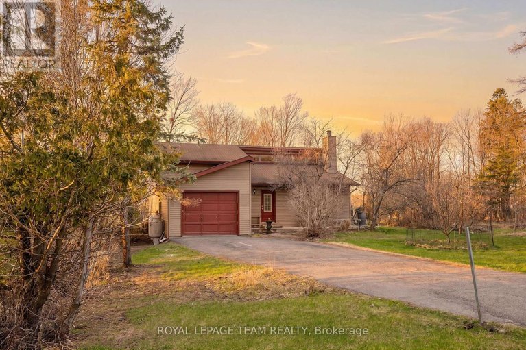 29687996/2870-old-maple-lane/dunrobin-shores/ottawa/ontario/K0A1T0_1