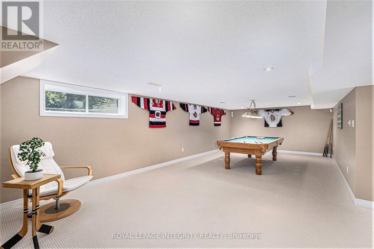28620612/16-ember-glow-court/stittsville-central/ottawa/ontario/K2S1C3_31