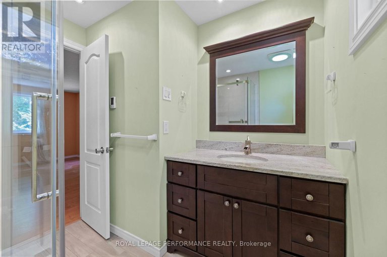 28857396/198-park-grove-drive/queenswood-heights-south/ottawa/ontario/K1E2T1_26
