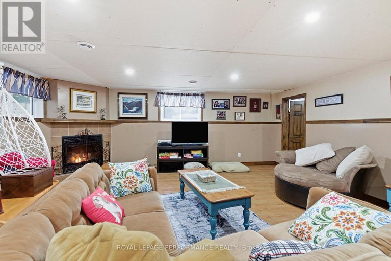 29238691/6149-poirier-avenue/south-glengarry-charlottenburgh-twp/south-glengarry/ontario/K0C2J0_25