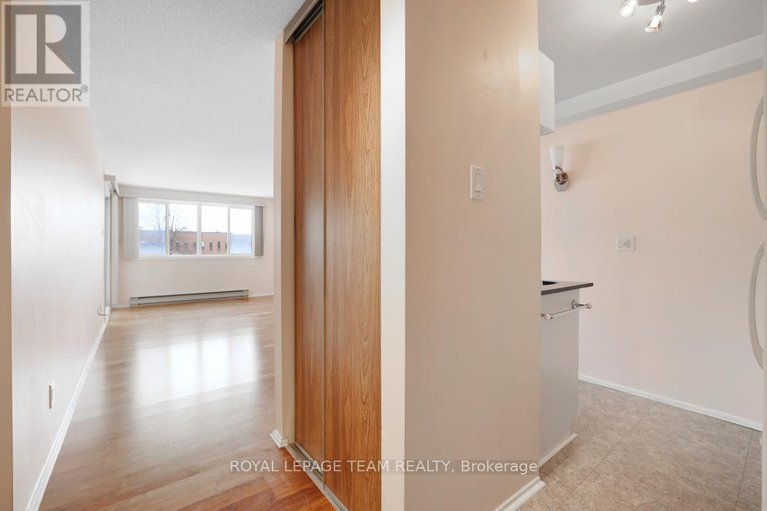 29284567/205-6532-bilberry-drive/orleans-wood/ottawa/ontario/K1C4N9_3