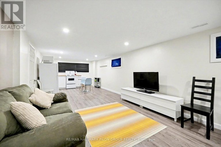 29284752/2089-bangor-street/elmvale-acresurbandale/ottawa/ontario/K1G2X6_15