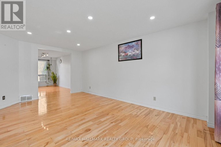 28678451/1089-barwell-avenue/fairfield-heights/ottawa/ontario/K2B8H4_6