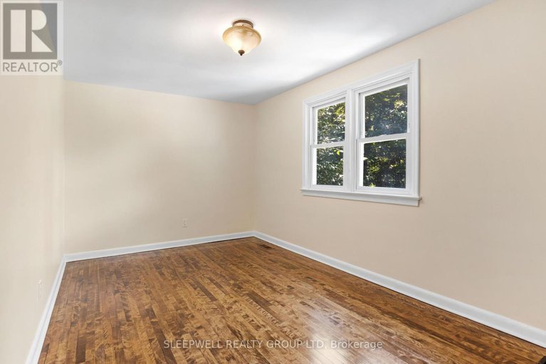 28651207/2209-belair-drive/bel-air-park/ottawa/ontario/K2C0X2_22