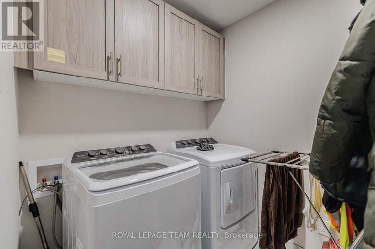 29107787/241-falsetto-street/mer-bleuebradley-estatesanderson-park/ottawa/ontario/K1W0S2_17