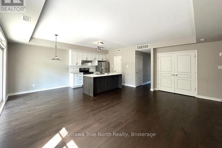 29168510/30-1032-beryl-private/riverside-southgloucester-glen/ottawa/ontario/K1V2M4_7