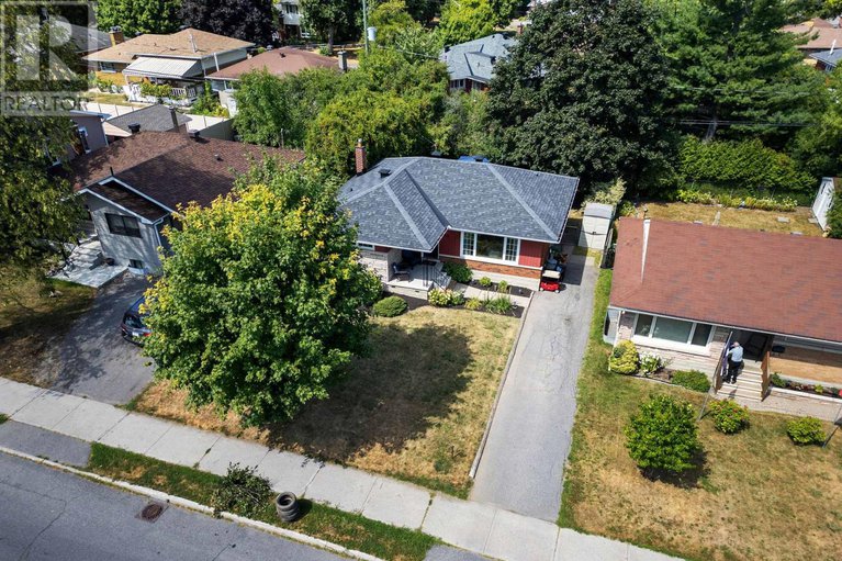 28772840/705-pleasant-park-road/elmvale-acres/ottawa/ontario/K1G1Y3_37
