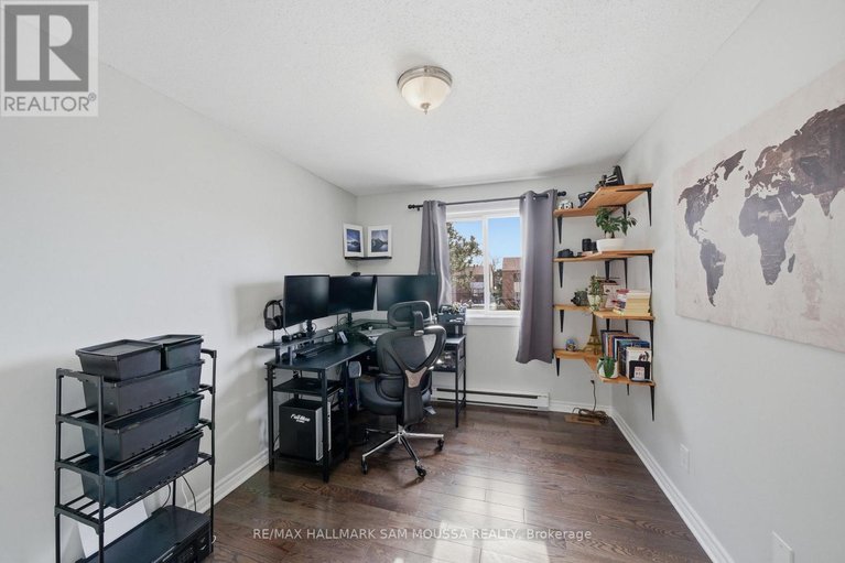 29571968/b-25-woodvale-green/craig-henrywoodvale/ottawa/ontario/K2G4H3_24